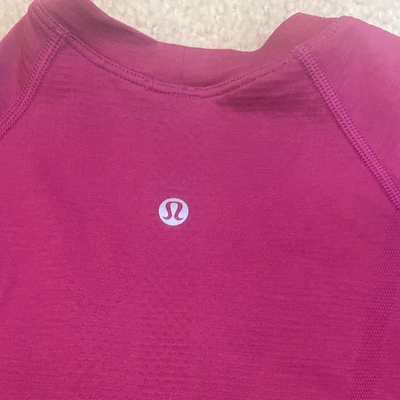 Lululemon Swiftly Tech Short-Sleeve Magenta Smoke - Picture 3 of 8